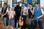 Alan Walker Sambangi Medan Temui Guru Musik Sekolah Al-Azhar yang Viral