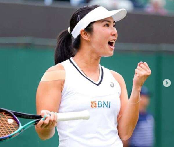 Hasil Wimbledon 2025: Petenis Indonesia Aldila Sutjiadi Lolos 16 Besar di Ganda Campuran