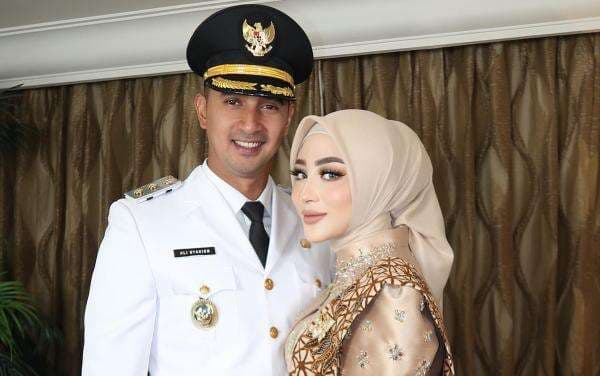 Biodata dan Agama Ali Syakieb, Aktor Tampan yang Jadi Wakil Bupati Bandung