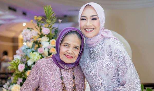 Alya Rohali Berduka, Ibunda Meninggal Dunia