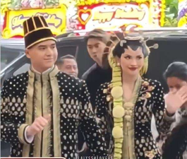 Alyssa Daguise Pakai Paes Solo Putri saat Ngunduh Mantu Bikin Netizen Pangling