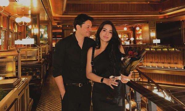 Tunangan, Andrew Andika Minta Doa Jelang Menikahi Vio Tunangan, Andrew Andika Minta Doa Jelang Menikahi Vio