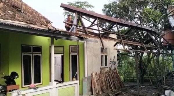 Angin Kencang Terjang Lebak Banten, 20 Rumah Rusak