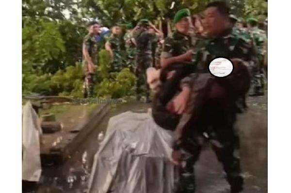 Angin Kencang Terjang Karanganyar, 1 Orang Tewas 2 Luka Tertimpa Pohon Tumbang Angin Kencang Terjang Karanganyar, 1 Orang Tewas 2 Luka Tertimpa Pohon Tumbang