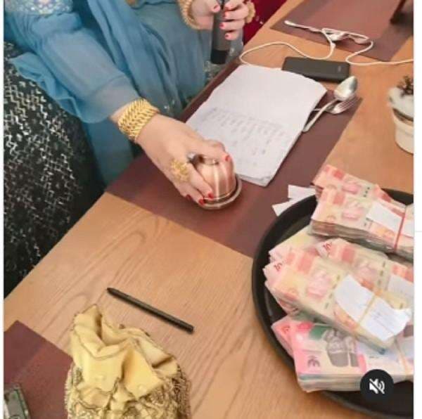 Viral Sosialita Madura Arisan Belasan Juta Rupiah, Netizen Colek Bu Sri Mulyani Viral Sosialita Madura Arisan Belasan Juta Rupiah, Netizen Colek Bu Sri Mulyani