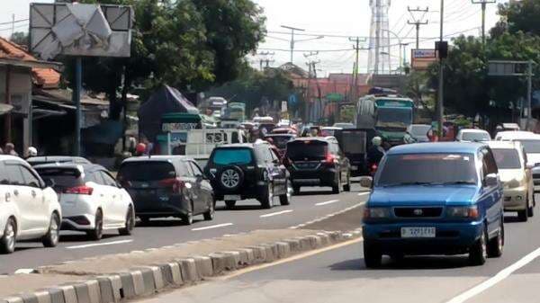 Dampak One Way Cipali, Volume Kendaraan di Pantura Indramayu Ramai dari 2 Arah