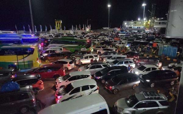 Arus Mudik, ASDP Mencatat 671 Ribu Orang Tinggalkan Pulau Jawa Menuju Sumatera