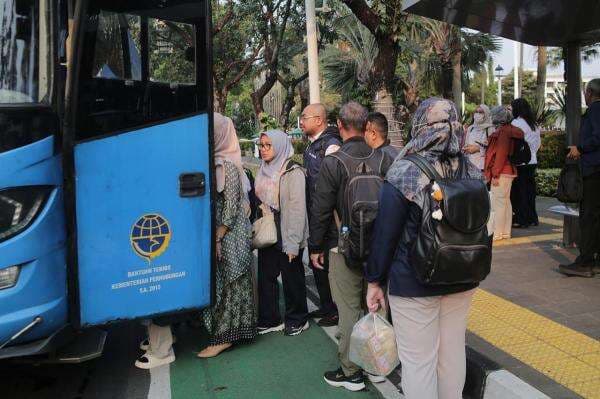 Meningkat! Jumlah ASN Naik Transportasi Umum Tiap Rabu di Jakarta Nyaris 100 Persen
