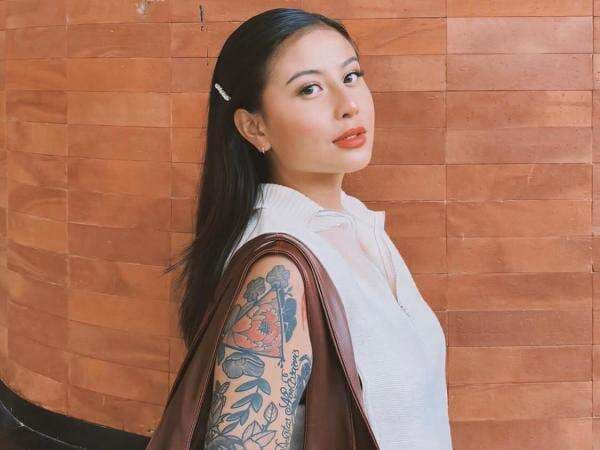 Kontroversi Awkarin: Tolak RUU TNI hingga Samakan Presiden dengan Pacar Kontroversi Awkarin: Tolak RUU TNI hingga Samakan Presiden dengan Pacar