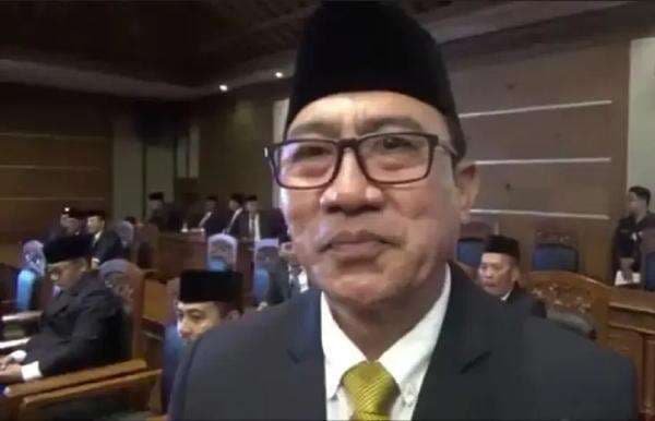 Tanpa Kehadiran Keluarga, Ayah Mahalini Raharja Dilantik sebagai Anggota DPRD Badung