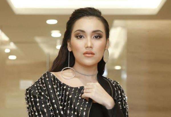 Doa Ayu Ting Ting di Ulang Tahun Adiknya: Jadilah Istri yang Baik