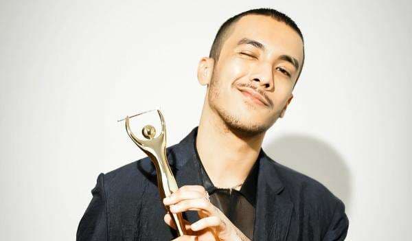 Aziz Hedra Raih Platinum di Singapura: Ini di Luar Ekspektasi Aziz Hedra Raih Platinum di Singapura: Ini di Luar Ekspektasi