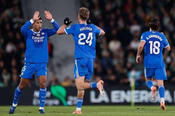 Hasil Lengkap Liga Spanyol: Real Madrid Ditahan Elche, Atletico Bungkam Getafe Hasil Lengkap Liga Spanyol: Real Madrid Ditahan Elche, Atletico Bungkam Getafe