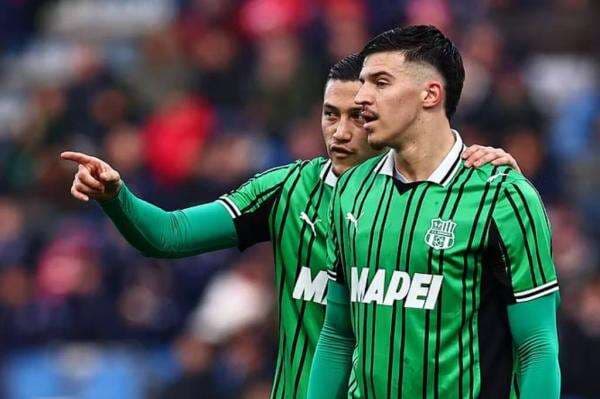 Siap Lepas Jay Idzes, Sassuolo Buka Pintu Negosiasi dengan AC Milan Siap Lepas Jay Idzes, Sassuolo Buka Pintu Negosiasi dengan AC Milan
