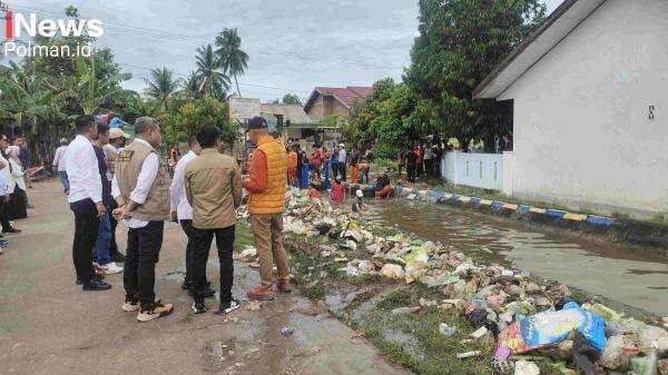 Bupati Polewali Mandar Tanggapi Cepat Banjir Sampah Irigasi, Pimpin Langsung Aksi Bersih-Bersih