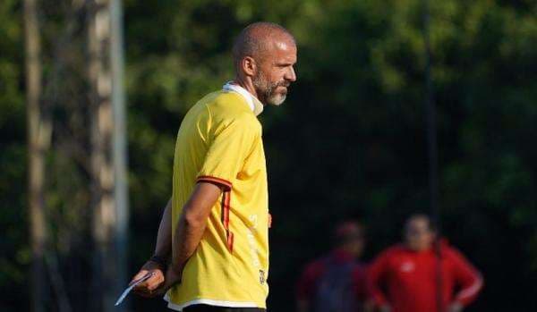 Eduardo Perez Dipecat Persebaya usai Ditahan Arema FC, Penggantinya Segera Diumumkan!