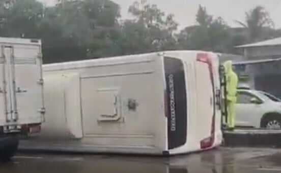 Kecelakaan Bus Rombongan Calon Jemaah Umrah Terbalik di Pangkep, 2 Luka-Luka