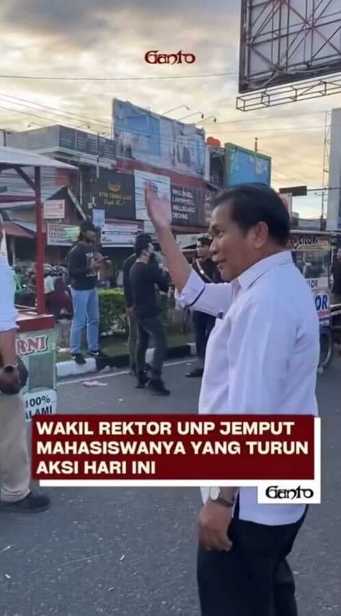 Viral! Wakil Rektor UNP ,Jemput Mahasiswa Demo Sambil Ingatkan Magrib.
