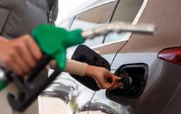 10 Tips Hemat Bensin Agar Kantong Tidak Bolong Saat Harga BBM Naik