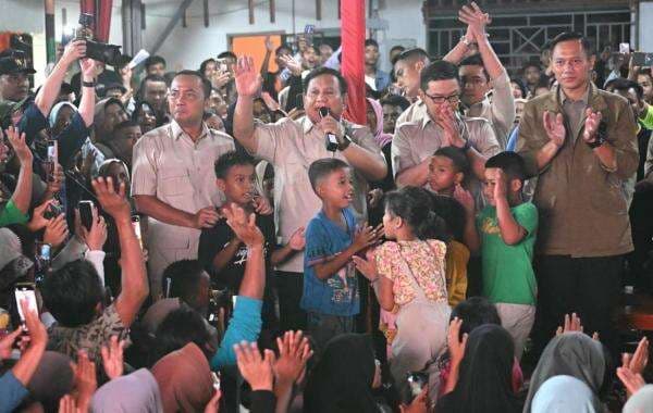 Momen Prabowo Tahun Baru Bersama Korban Bencana di Tapsel, Kebersamaan dan Tanpa Sekat