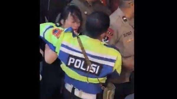 Wanita WNA China Mengamuk Usai Tabrak Pemotor hingga Tewas di Semarang