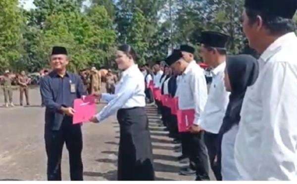 1.846 Honorer Bangka Barat Terima SK PPPK Paruh Waktu usai Menanti Belasan Tahun
