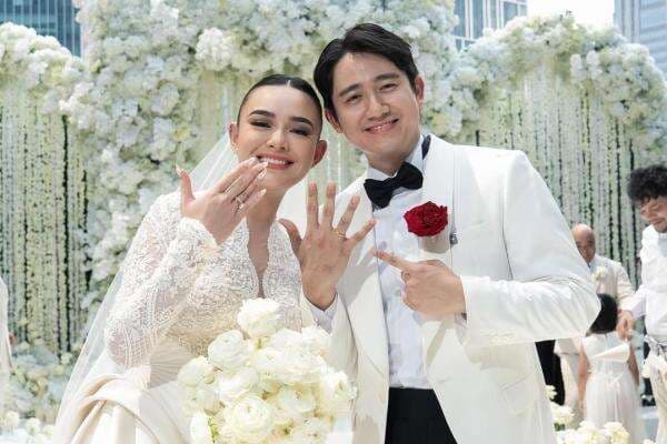 Amanda Manopo Di-Bully karena Bentuk Tubuh saat Hamil, Kenny Austin Pasang Badan Amanda Manopo Di-Bully karena Bentuk Tubuh saat Hamil, Kenny Austin Pasang Badan