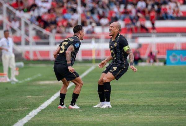 Malut United Geser Persib Bandung Usai Hajar PSBS Biak 6-2, Gustavo Franca: Terus Jaga Konsistensi!