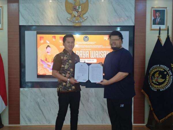 Lapas Indramayu Berikan Remisi Khusus kepada Warga Binaan yang Beragama Budha