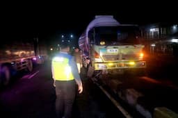 Kecelakaan Truk Naik Median Jalan di Jombang, Sopir Merasa Lihat Bayangan Mobil Lain