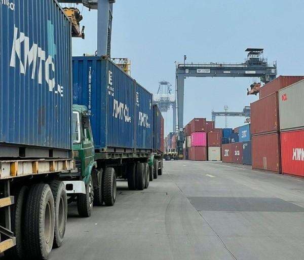 Perdagangan Luar Negeri Masih Dibayangi Global Shifting, Ini Strategi bagi Eksportir di 2026