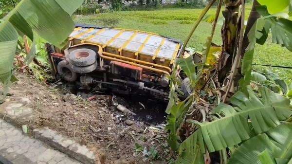 2 Truk Kecelakaan di Jalur Pantura Arjawinangun Cirebon, 1 Orang Tewas Terjepit