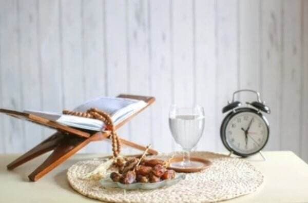 Bacaan Doa Makan Sahur Puasa Ramadhan Beserta Arti hingga Keistimewaannya