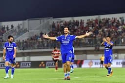 Thom Haye Langsung Tegaskan Target Persib: Lupakan ACL 2, Gaspol Hajar Malut United