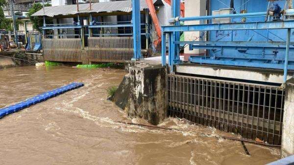 Pintu Air Manggarai Siaga 3, Diperkirakan Ada Kiriman dari Katulampa