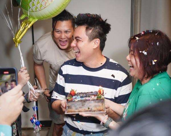 5 Potret Baim Wong Rayakan Ultah Ke-44 Usai Cerai dari Paula, Senyum Lepas jadi Sorotan