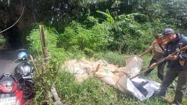 40 Karung Bangkai Ayam Ditemukan di Lembang, Warga Keluhkan Bau Menyengat