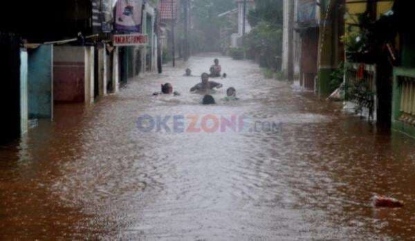 Banjir Terjang 3 RT dan 2 Ruas Jalan di Jakbar dan Jaksel