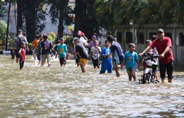 Banjir Jakarta: 17 RT Masih Terendam, Terbanyak di Jakbar