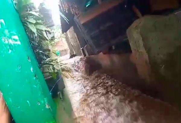 Tanggul Sungai Cigede Jebol Lagi, Puluhan Rumah di Dayeuhkolot Bandung Banjir