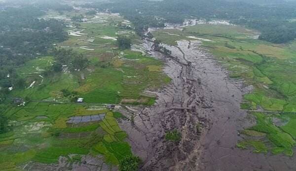       Banjir Bandang Lahar Dingin Sumbar, Sebanyak 3.198 Orang Tercatat Mengungsi