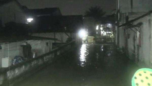 Sungai Swadarma Meluap, 8 RT di Ulujami Jaksel Terendam Banjir