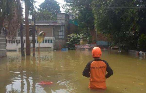 Update Banjir Jakarta, 141 RT dan 7 Ruas Jalan Masih Terendam Pagi Ini