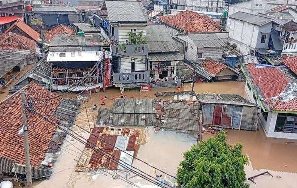 Update, 85 RT dan 2 Ruas Jalan Masih Terendam Banjir di Jakarta