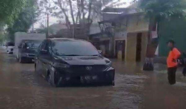 Identitas Pemotor Terseret Arus Kali Lamong di Gresik, Ternyata Pegawai Dishub Identitas Pemotor Terseret Arus Kali Lamong di Gresik, Ternyata Pegawai Dishub