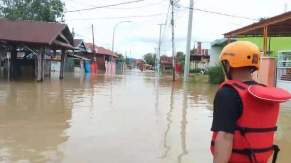Banjir Rendam 3 Kecamatan di Sinjai, Ratusan Rumah dan Jalan Utama Terdampak Banjir Rendam 3 Kecamatan di Sinjai, Ratusan Rumah dan Jalan Utama Terdampak