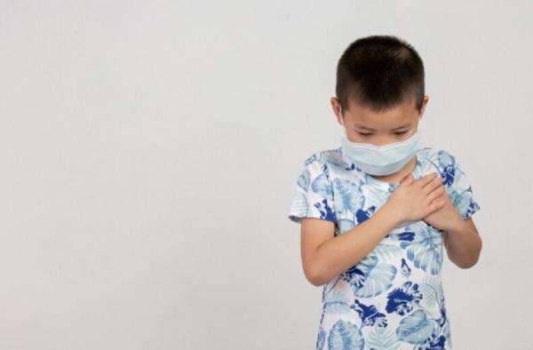 Batuk, Flu, dan Demam Bisa Jadi Tanda si Kecil Terkena Pneumonia