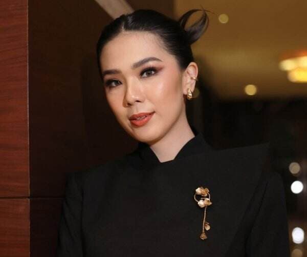 Pendidikan Mentereng Chef Devina, Koki Cantik Lulusan Manajemen Bisnis ITB yang Foto Siomaynya Dicomot Adik Syahrini