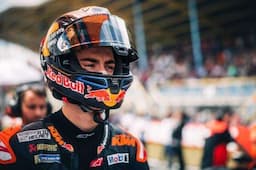 Rumor VR46 hingga Honda? Acosta Tetap Tenang dan Fokus Pada KTM