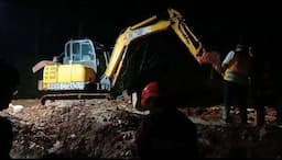 Longsor Terjang Cilacap, 2 Orang Meninggal dan 21 Lainnya Dalam Pencarian